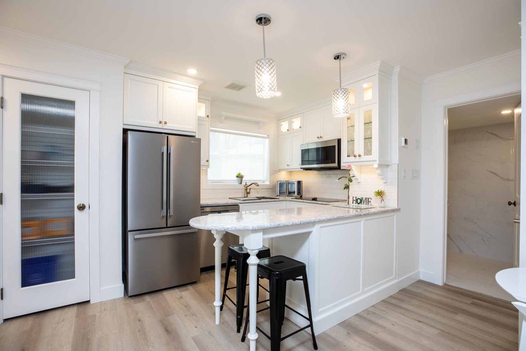 429 23 St S Furnished 6