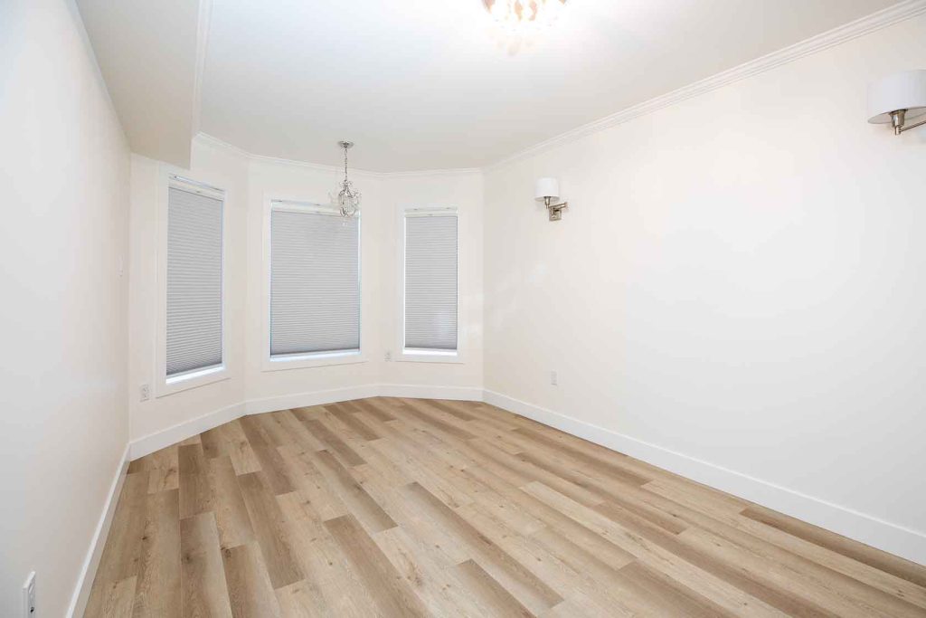 429 23 St S Unfurnished 6